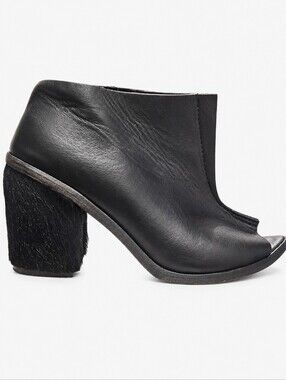 WAL & PAI | Black Leather Peep Toe Ankle Boots / Booties in Size US 7